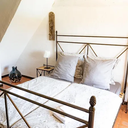 Fleur De Lys Bed & Breakfast Fayence