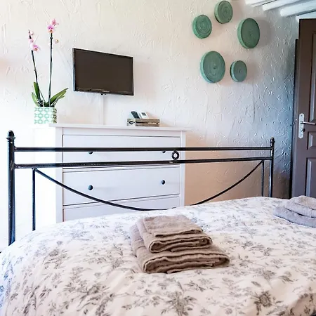 Bed & Breakfast Fleur De Lys Fayence