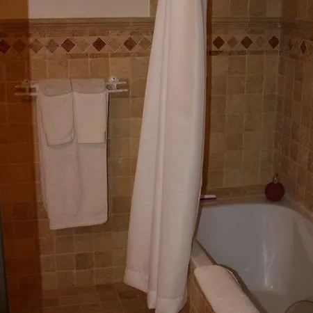 Fleur De Lys Bed & Breakfast