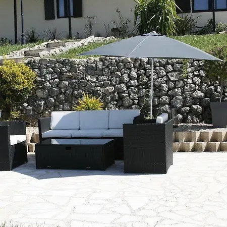 Fleur De Lys Bed & Breakfast 3*